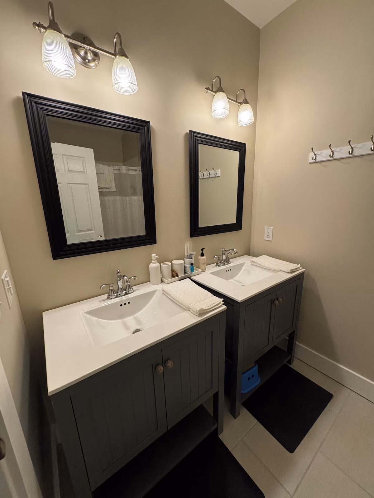 Bayview House second floor bathroom